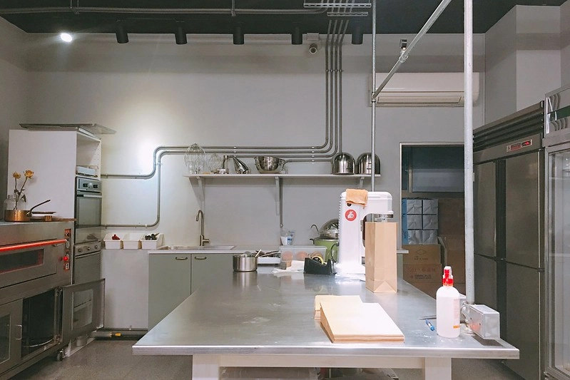 台中西區｜Mr. 啃蛋黃酥．一顆178元天價級的蛋黃酥，一開放預購還是秒殺 @飛天璇的口袋