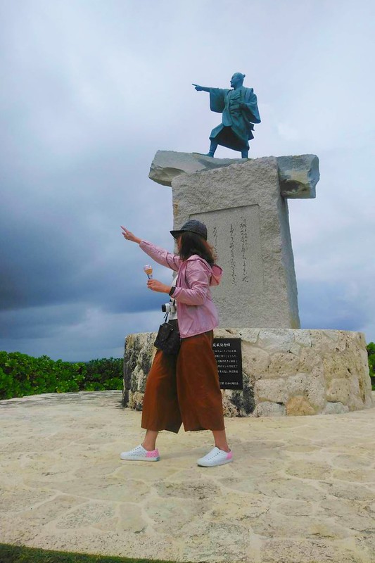 日本沖繩｜殘波岬燈塔．沖繩本島最西邊的夕陽美景，綿延2公里的天然斷崖 @飛天璇的口袋