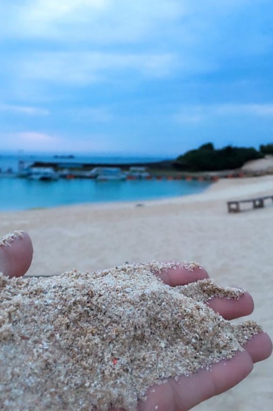 日本沖繩｜殘波岬燈塔．沖繩本島最西邊的夕陽美景，綿延2公里的天然斷崖 @飛天璇的口袋