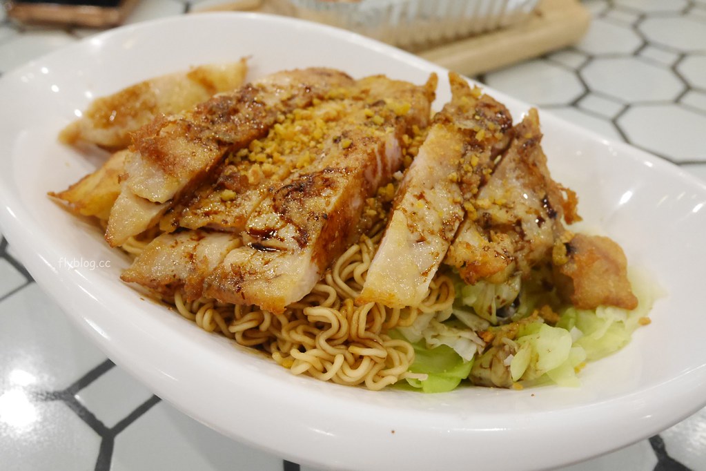 【香港尖沙咀】荔園茶餐廳~以遊戲場為主題，充滿現代感的茶餐廳，餐點中西融合而變化 @飛天璇的口袋