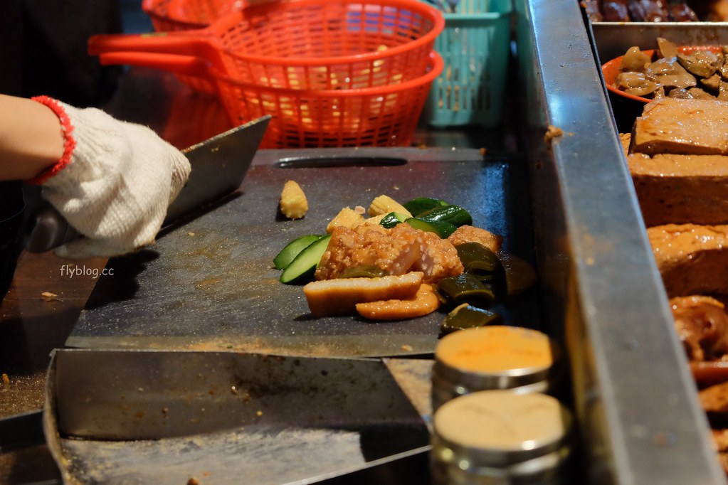 台中南區｜黃金滷味．好吃清爽又入味的滷味，忠孝夜市人氣美食推薦 @飛天璇的口袋