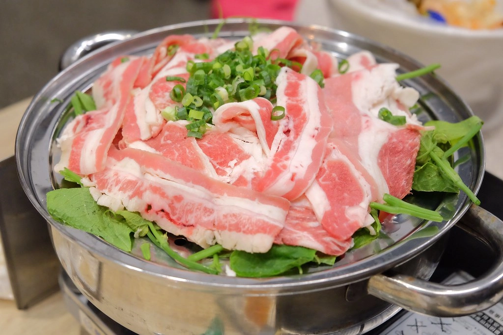 鮮食堂海鮮蒸鍋：一層一層堆疊的海鮮蒸鍋，澎湖海鮮就是鮮甜好吃沒話說 @飛天璇的口袋