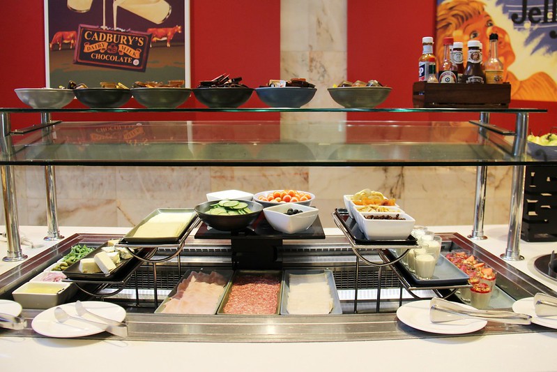 澳洲珀斯｜Four Points By Sheraton 福朋喜來登飯店，珀斯體育館正對面，隔壁有便利商店 @飛天璇的口袋