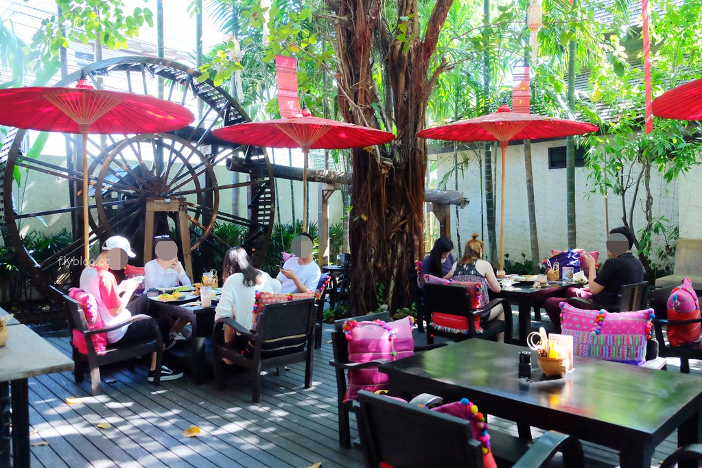 泰國清邁｜Fahtara Coffee，充滿蘭納風情的庭園咖啡館，tripadvisor古城區超人氣美食餐廳推薦 @飛天璇的口袋