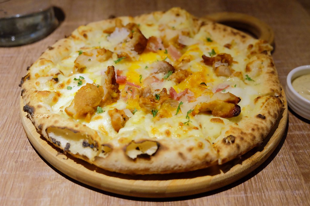 台北信義｜請請義大利麵逸仙店，餐點好吃份量又多，披薩甜點也很好吃，台北義式餐廳推薦 @飛天璇的口袋