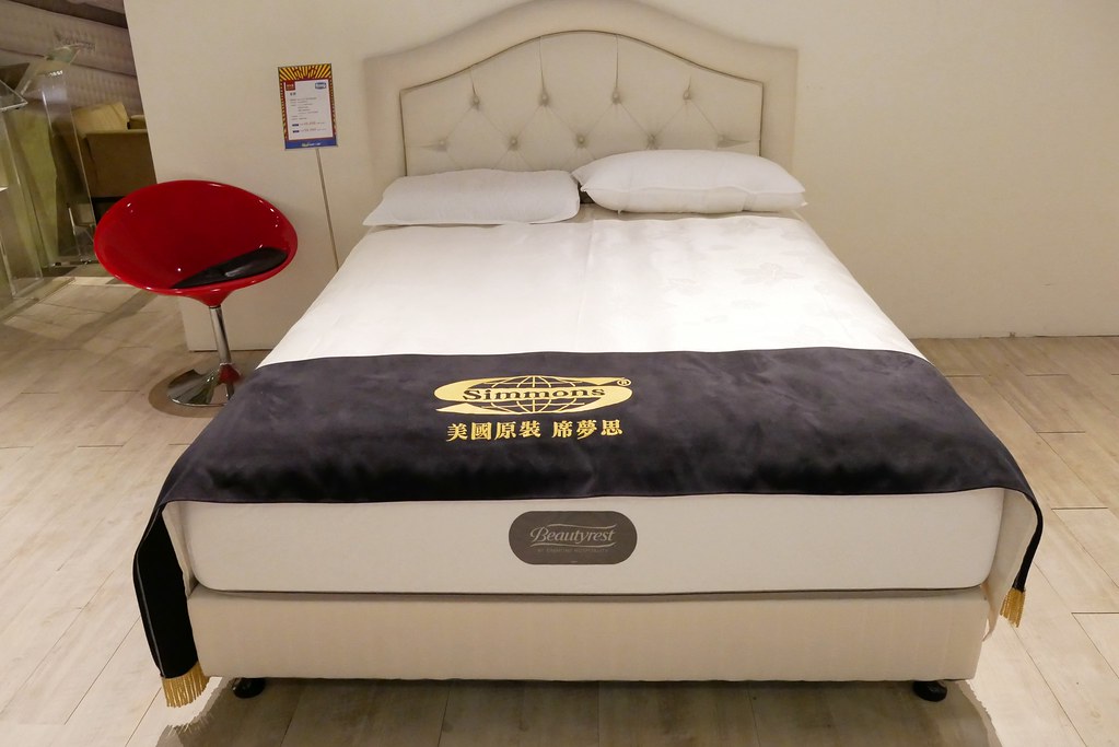 睡眠王國2018年終最後一檔跨年慶特賣：席夢思兩萬元有找，最終加碼四天1/11(五)~1/14(一)，滿額就可參加轉轉樂送好禮 @飛天璇的口袋