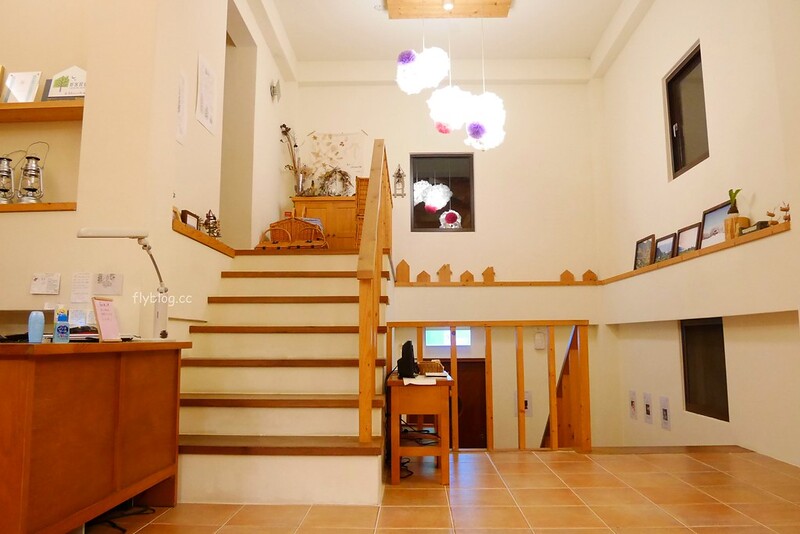 台中新社｜緩慢尋路香草House．住在薰衣草森林裡享受大自然，晚上觀賞夜間童話旋轉木馬 @飛天璇的口袋