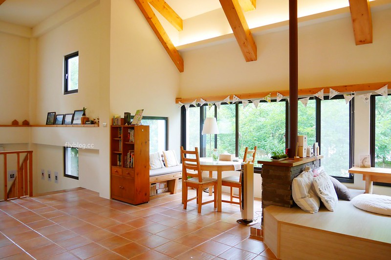 台中新社｜緩慢尋路香草House．住在薰衣草森林裡享受大自然，晚上觀賞夜間童話旋轉木馬 @飛天璇的口袋