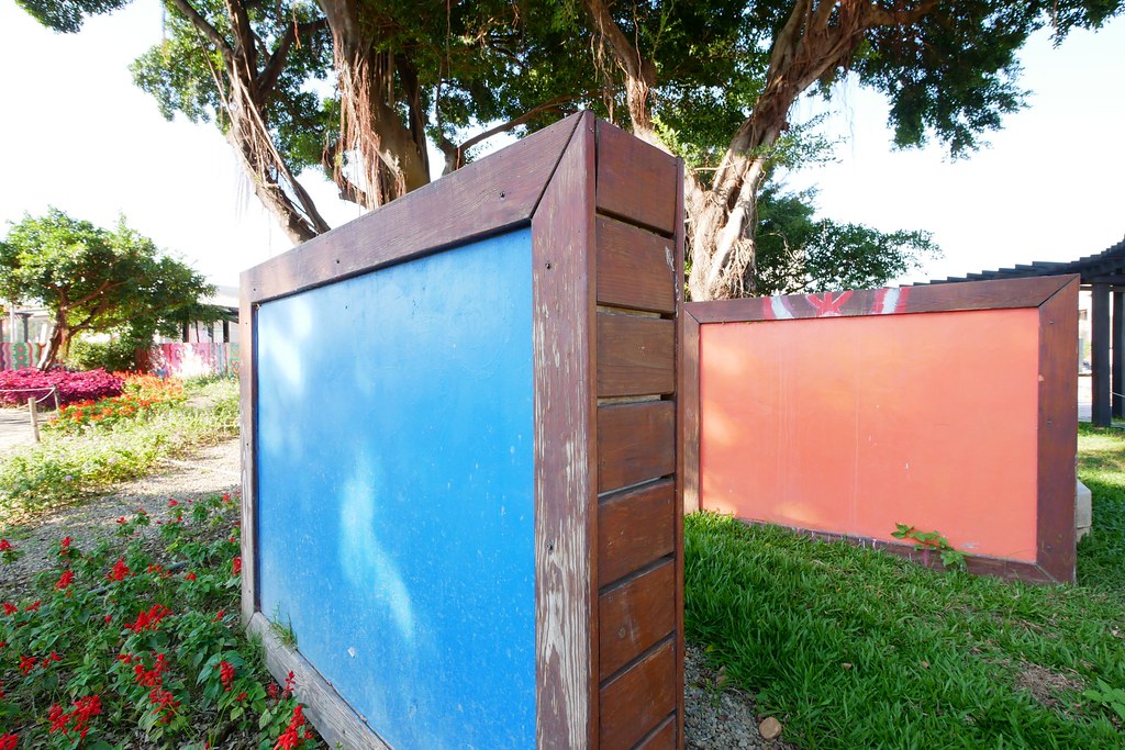 彩虹眷村┃台中景點：知名旅遊雜誌選為世界的秘密奇跡，可愛夢幻版的彩繪童話世界 @飛天璇的口袋