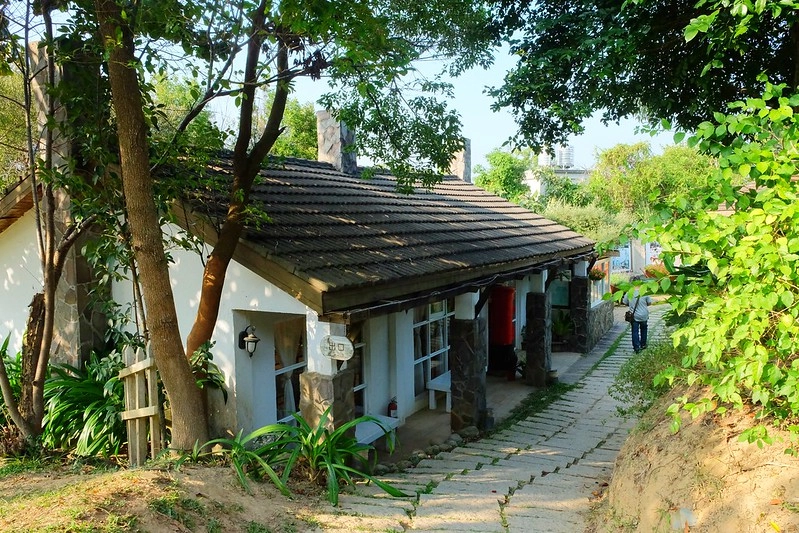 VilaVilla魔法莊園｜苗栗卓蘭景觀餐廳，結合樹屋、沙坑、溜滑梯，苗栗親子美食旅遊景點推薦 @飛天璇的口袋