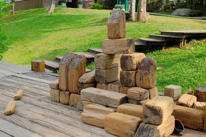 VilaVilla魔法莊園｜苗栗卓蘭景觀餐廳，結合樹屋、沙坑、溜滑梯，苗栗親子美食旅遊景點推薦 @飛天璇的口袋