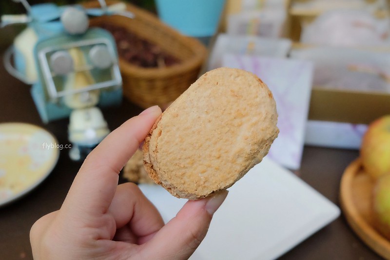 2018喜餅推薦┃法式手工喜餅：RIVON禮坊2018新法式手工喜餅禮盒，預訂禮坊喜餅抽冰島蜜月旅行和Le Creuset廚具 @飛天璇的口袋