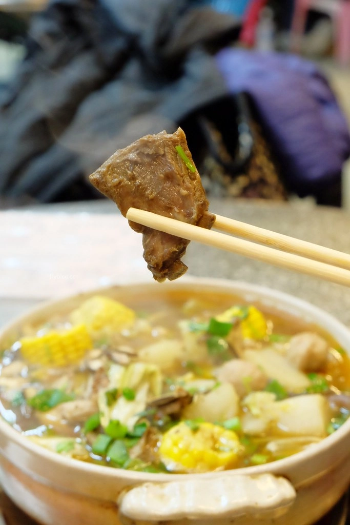 石桌羊肉爐｜在棚子裡面吃羊肉爐，還有很多熱炒可以選擇 @飛天璇的口袋