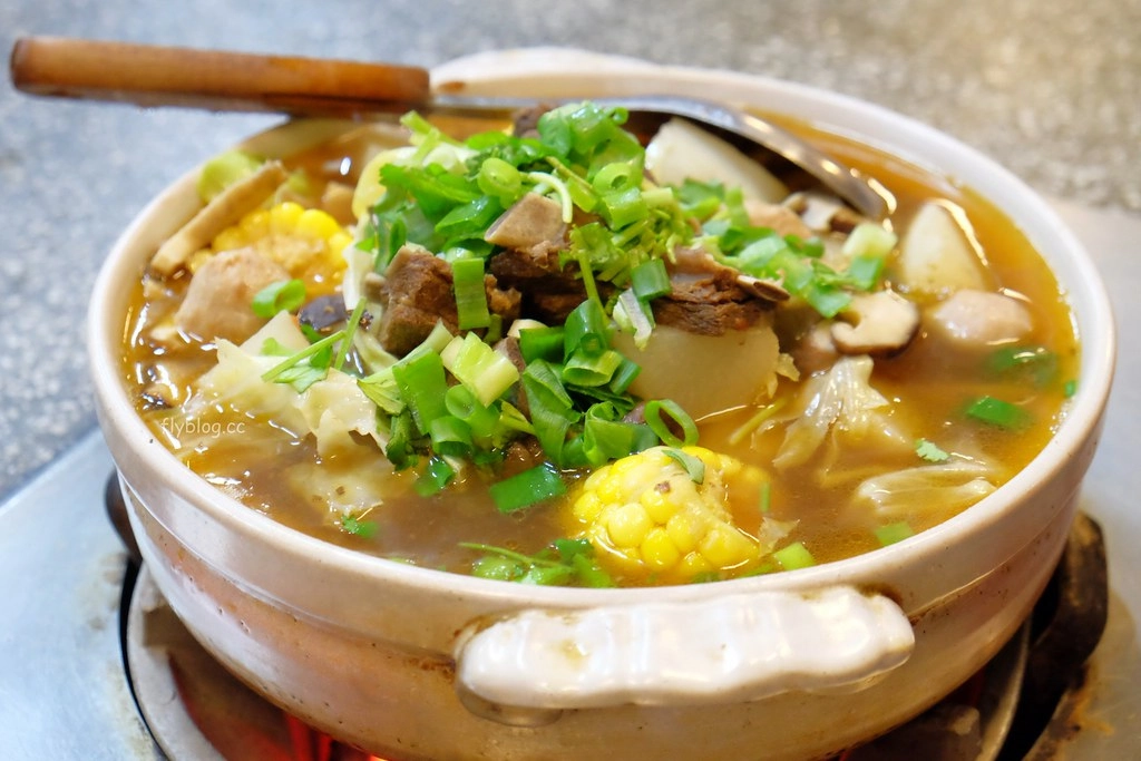 石桌羊肉爐｜在棚子裡面吃羊肉爐，還有很多熱炒可以選擇 @飛天璇的口袋