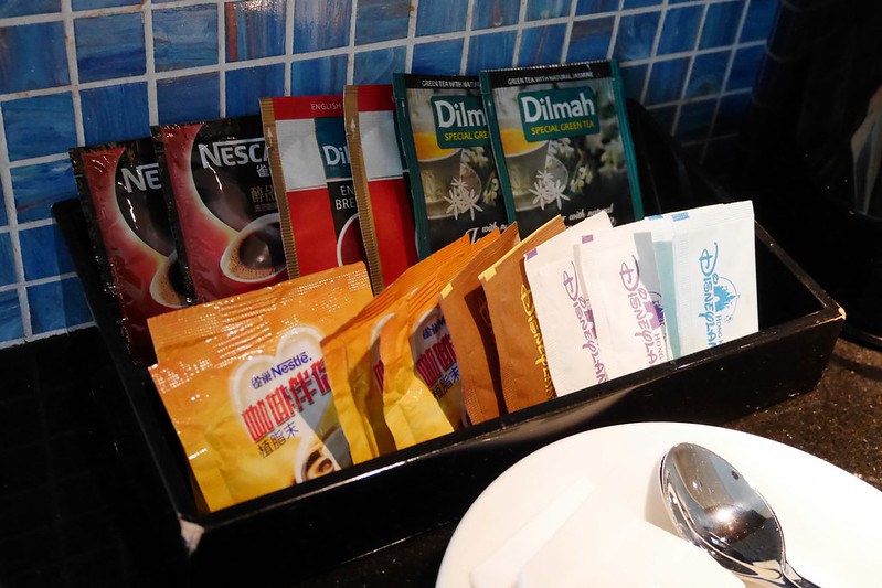 【香港大嶼山】香港迪士尼好萊塢酒店~迪士尼遊樂園最超值的酒店，早餐還可以和米奇米妮高飛拍照 @飛天璇的口袋