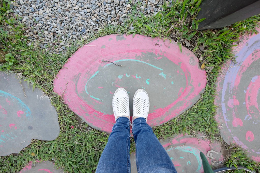 彩虹眷村┃台中景點：知名旅遊雜誌選為世界的秘密奇跡，可愛夢幻版的彩繪童話世界 @飛天璇的口袋