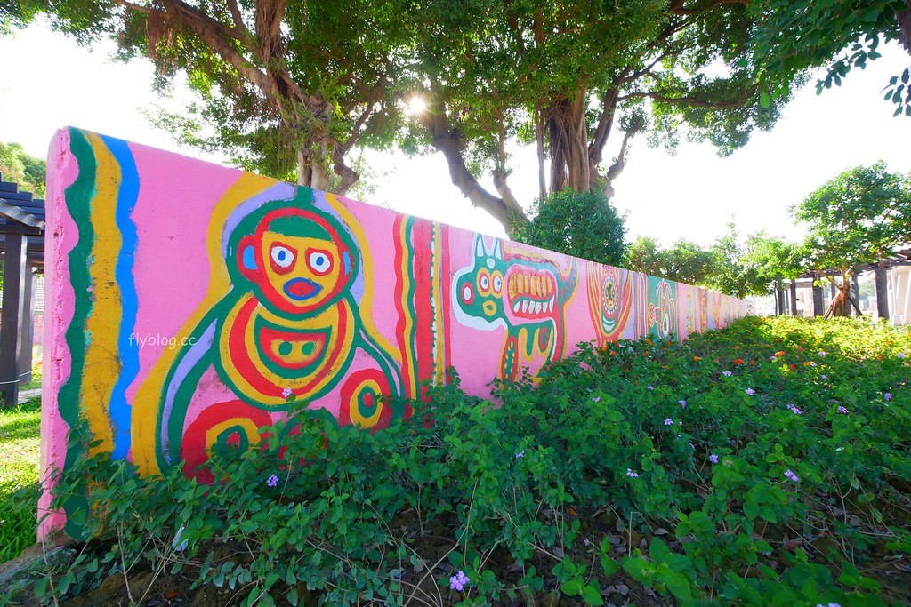 彩虹眷村┃台中景點：知名旅遊雜誌選為世界的秘密奇跡，可愛夢幻版的彩繪童話世界 @飛天璇的口袋