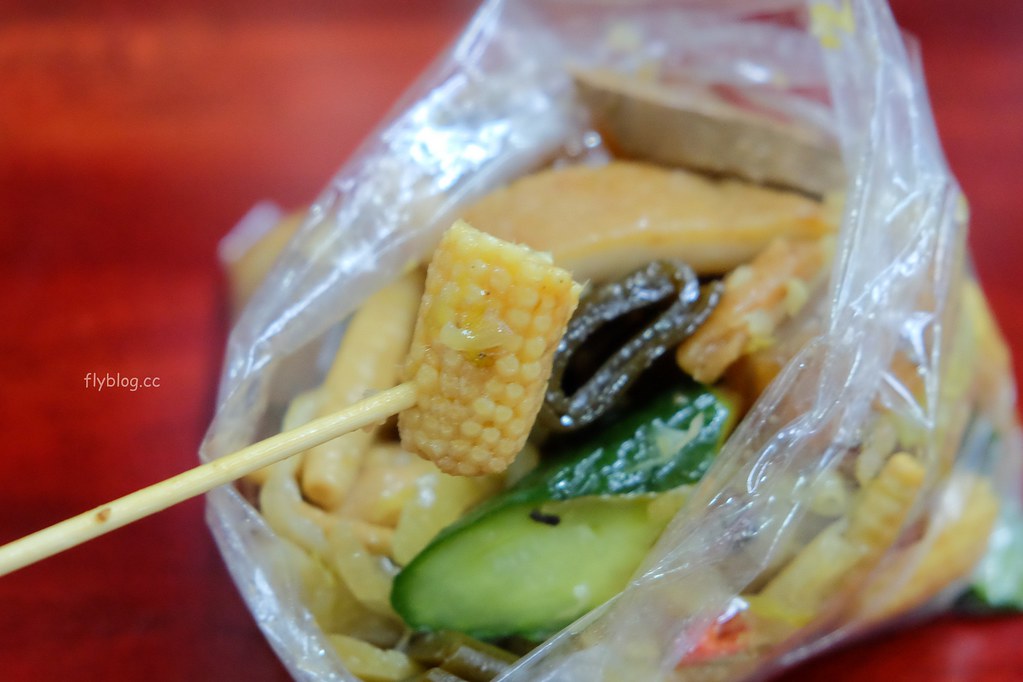 台中南區｜黃金滷味．好吃清爽又入味的滷味，忠孝夜市人氣美食推薦 @飛天璇的口袋