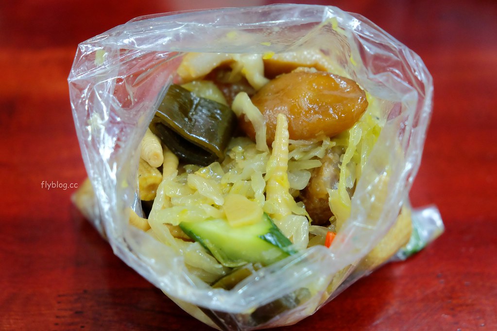 台中南區｜黃金滷味．好吃清爽又入味的滷味，忠孝夜市人氣美食推薦 @飛天璇的口袋