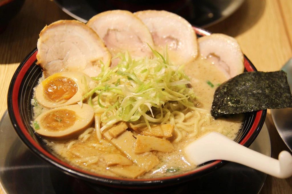 【台中梧棲】屯京拉麵，來自日本池袋的超人氣拉麵店，個人心中在台灣吃到第二名的拉麵店 @飛天璇的口袋