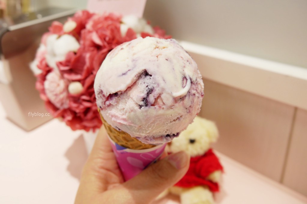 31冰淇淋┃台中三井：風靡美國的31冰淇淋又回台灣了，顏色紛繽濃郁滑順的好味道 @飛天璇的口袋
