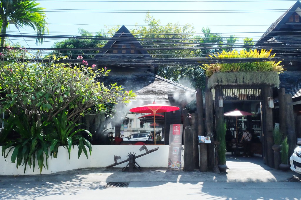泰國清邁｜Fahtara Coffee，充滿蘭納風情的庭園咖啡館，tripadvisor古城區超人氣美食餐廳推薦 @飛天璇的口袋