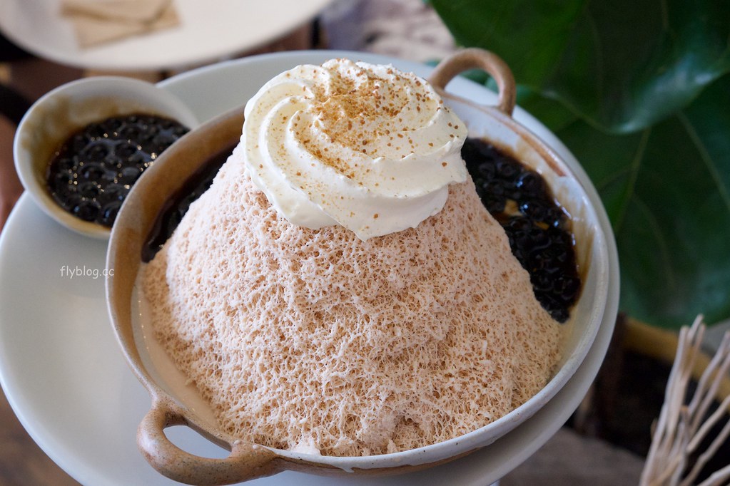 泰國清邁｜Cheevit Cheeva，尼曼區超人氣雪花冰專賣店，玻璃屋建築網美打卡最愛 @飛天璇的口袋