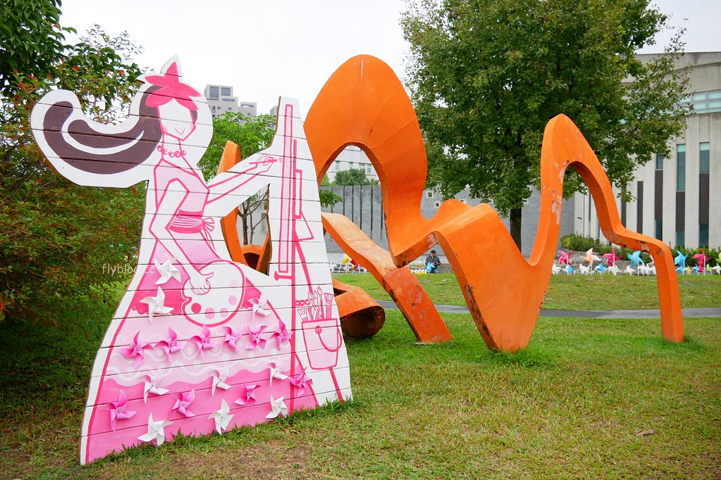 2018臺中藝術季”繽紛風車”裝置藝術┃台中太平：七大裝置藝術上千繽紛風車，屯區藝文中心最新拍照打卡點 @飛天璇的口袋