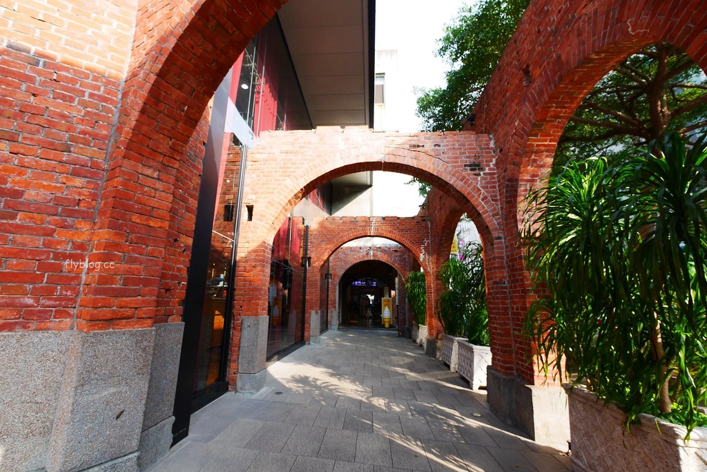 台中中區｜宮原眼科，觀光客台中必朝聖，充滿歷史風味的歷史建築，眼科也賣冰淇淋 @飛天璇的口袋