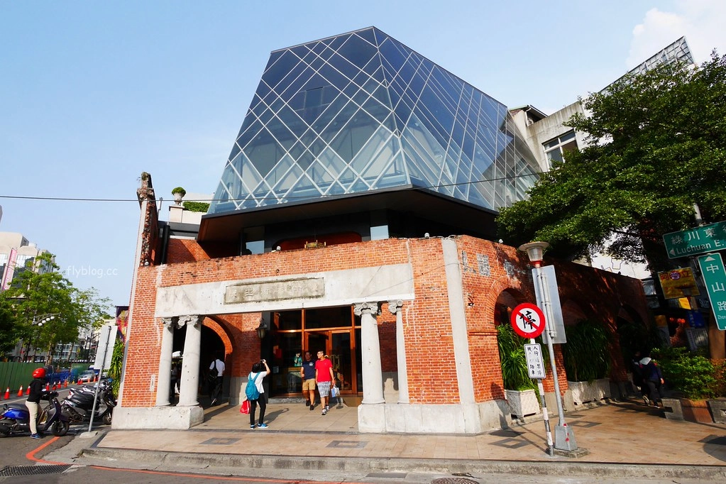 台中中區｜宮原眼科，觀光客台中必朝聖，充滿歷史風味的歷史建築，眼科也賣冰淇淋 @飛天璇的口袋