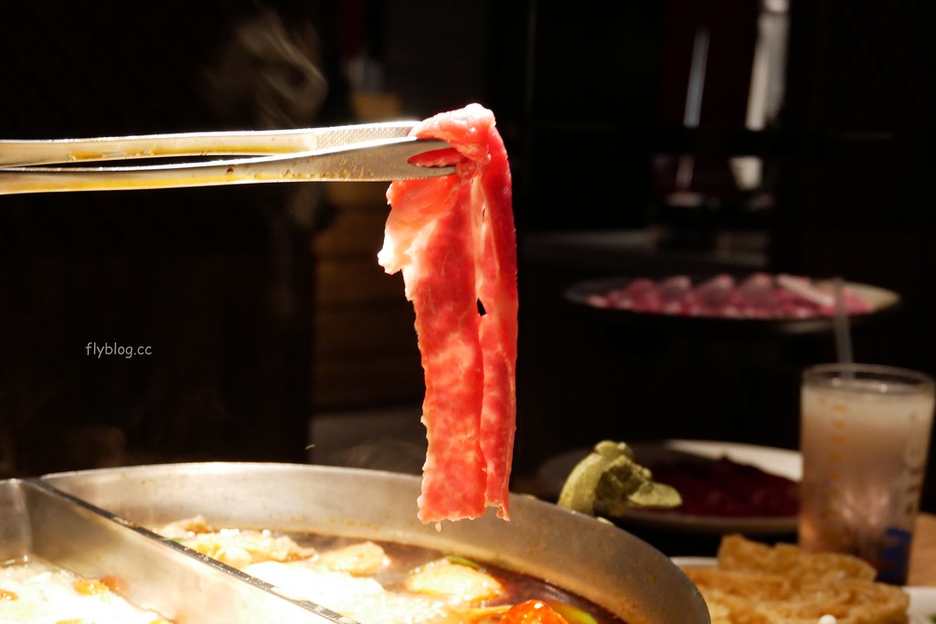 台中南屯｜老常在麻辣火鍋．輕井澤集團麻辣火鍋，鍋底吃不完還可以打包 @飛天璇的口袋