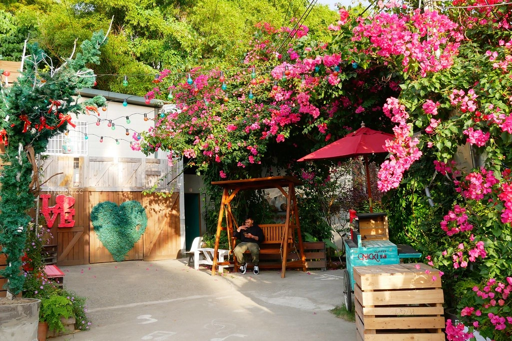 【台中東勢】里趣咖啡 Niki，柳暗花明又一村的咖啡館，IG拍照親子旅遊的好地方 @飛天璇的口袋