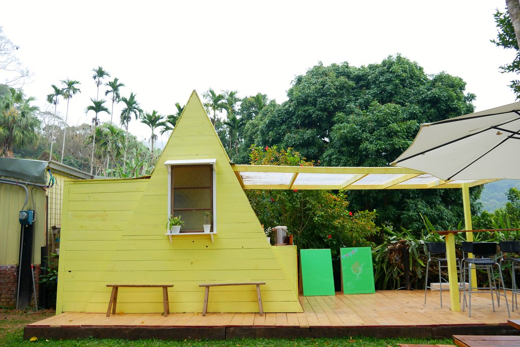苗栗頭屋｜橙香森林．森林裡面的浪漫玻璃屋，有大片草原和橙香隧道 @飛天璇的口袋