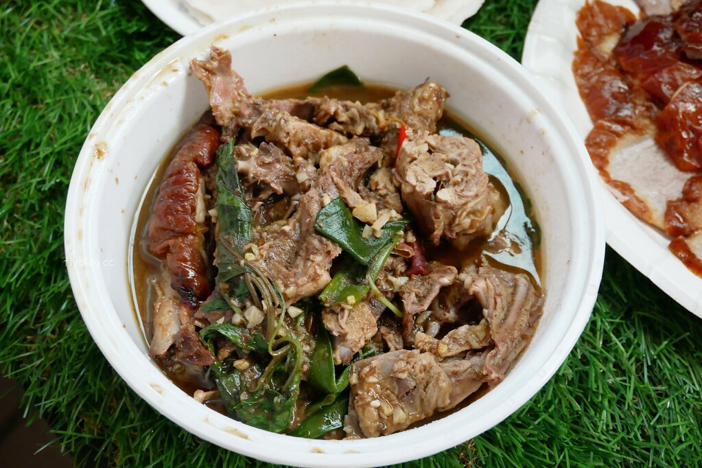 台中西屯｜村松烤鴨．片鴨、鹽酥鴨、炒鴨架一鴨三吃，超人氣外帶烤鴨想吃要先預約 @飛天璇的口袋