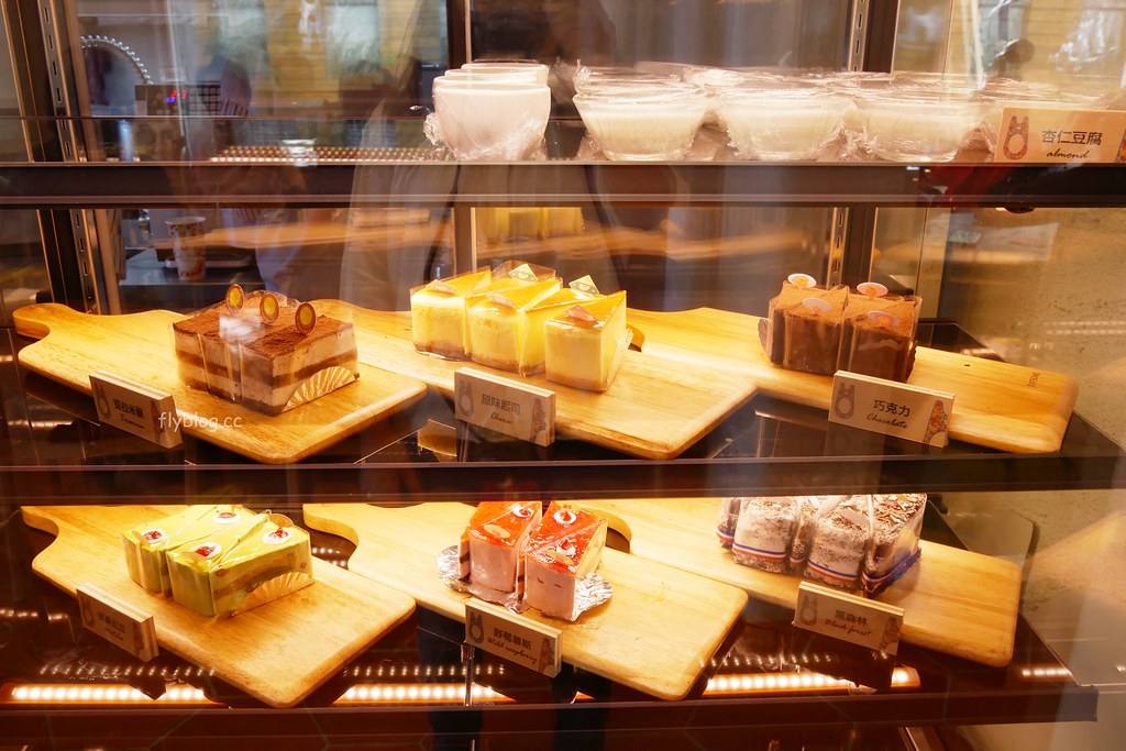 貓門．MOMENT┃台中南屯：彩虹眷村對面景觀餐點，環境不錯餐點我覺得還有進步空間 @飛天璇的口袋