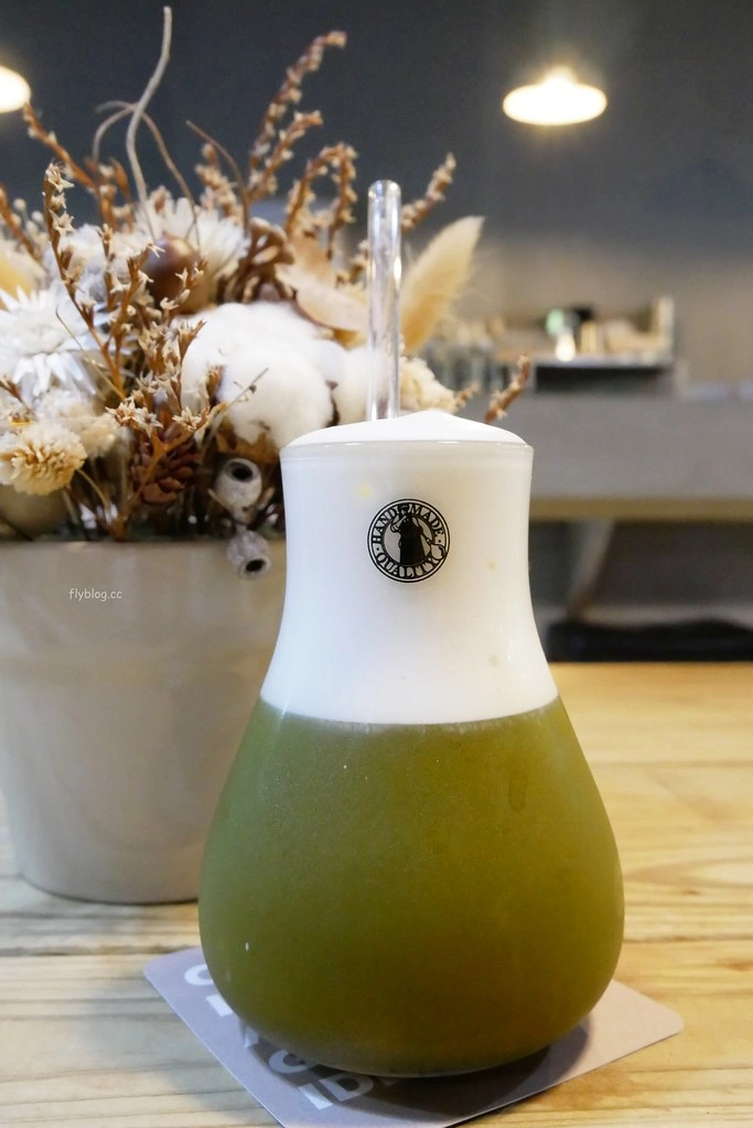 【台中南屯】Mapper Cafe 脈搏咖啡：文青風韓系咖啡館，通往小徑出現夢幻調酒吧 @飛天璇的口袋