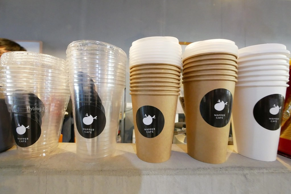 【台中南屯】Mapper Cafe 脈搏咖啡：文青風韓系咖啡館，通往小徑出現夢幻調酒吧 @飛天璇的口袋