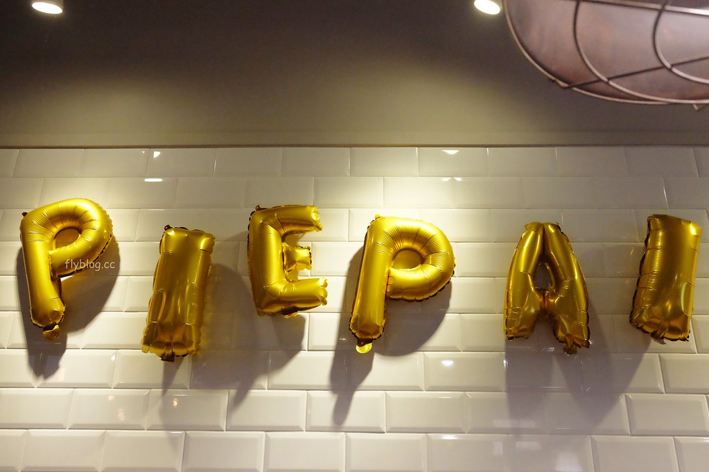 PIEPAI Cafe┃桃園美食：超夢幻網美咖啡館，桃園IG打卡名店，甜點夢幻又好拍，寵物友善餐廳 @飛天璇的口袋