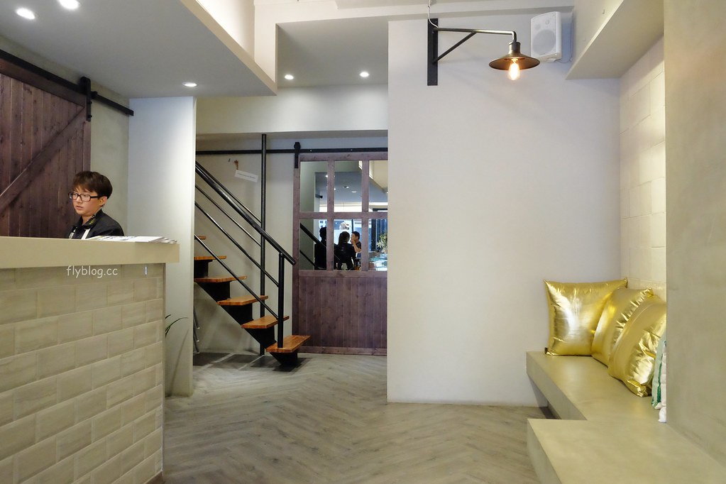 PIEPAI Cafe┃桃園美食：超夢幻網美咖啡館，桃園IG打卡名店，甜點夢幻又好拍，寵物友善餐廳 @飛天璇的口袋