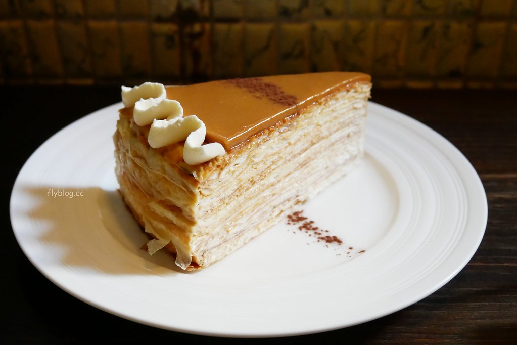 布魯本咖啡｜傳說中可以媲美Lady M的千層蛋糕，每天都有不同的隱藏版口味 @飛天璇的口袋