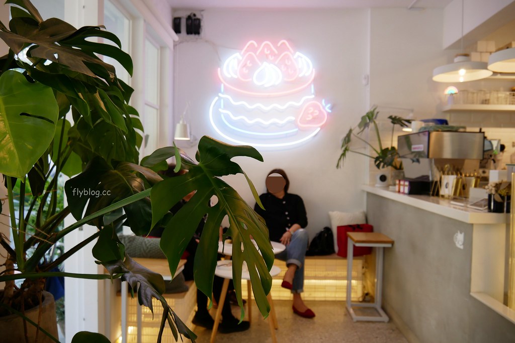 台北中正｜Jelly Jelly慢工烘焙，純白建築IG超夯打卡店，網路熱門甜點店轉實體店家 @飛天璇的口袋