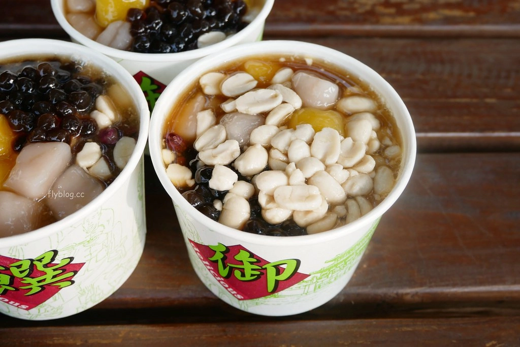 台中西區｜民生路無名豆花．一天只營業4.5小時的豆花店，9種配料滿滿滿只要50元 @飛天璇的口袋