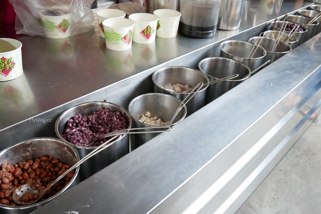 台中西區｜民生路無名豆花．一天只營業4.5小時的豆花店，9種配料滿滿滿只要50元 @飛天璇的口袋