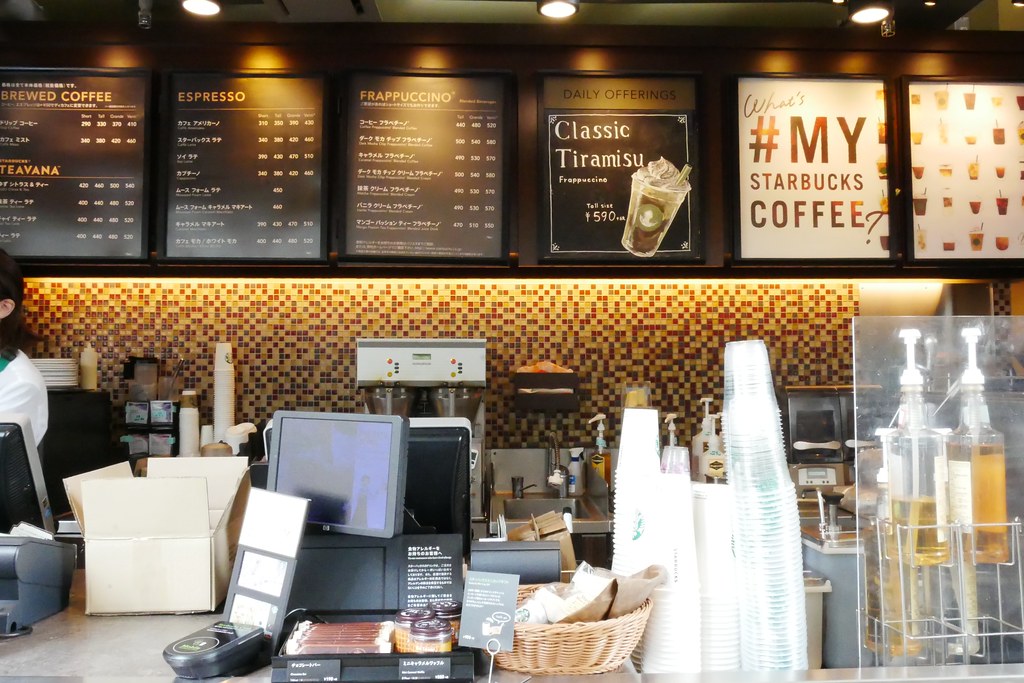 日本京都｜六角堂 X 星巴克｜日本Starbucks特色店，坐在落地窗前欣賞千年佛寺櫻花美景 @飛天璇的口袋