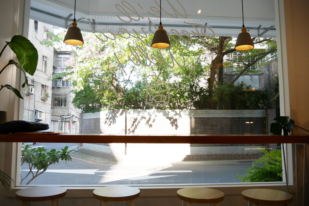 台北中正｜Jelly Jelly慢工烘焙，純白建築IG超夯打卡店，網路熱門甜點店轉實體店家 @飛天璇的口袋