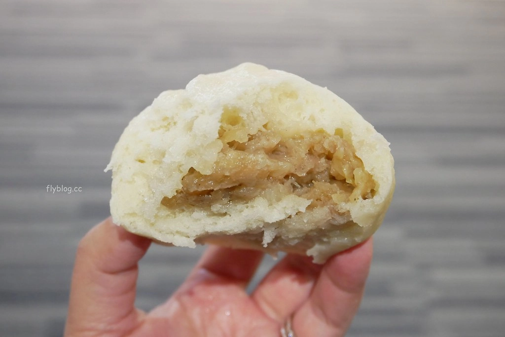 日本大阪｜551 HORAI 蓬萊包子．大阪伴手禮第一名，木村拓栽的女兒都愛的店，關西機場買得到 @飛天璇的口袋