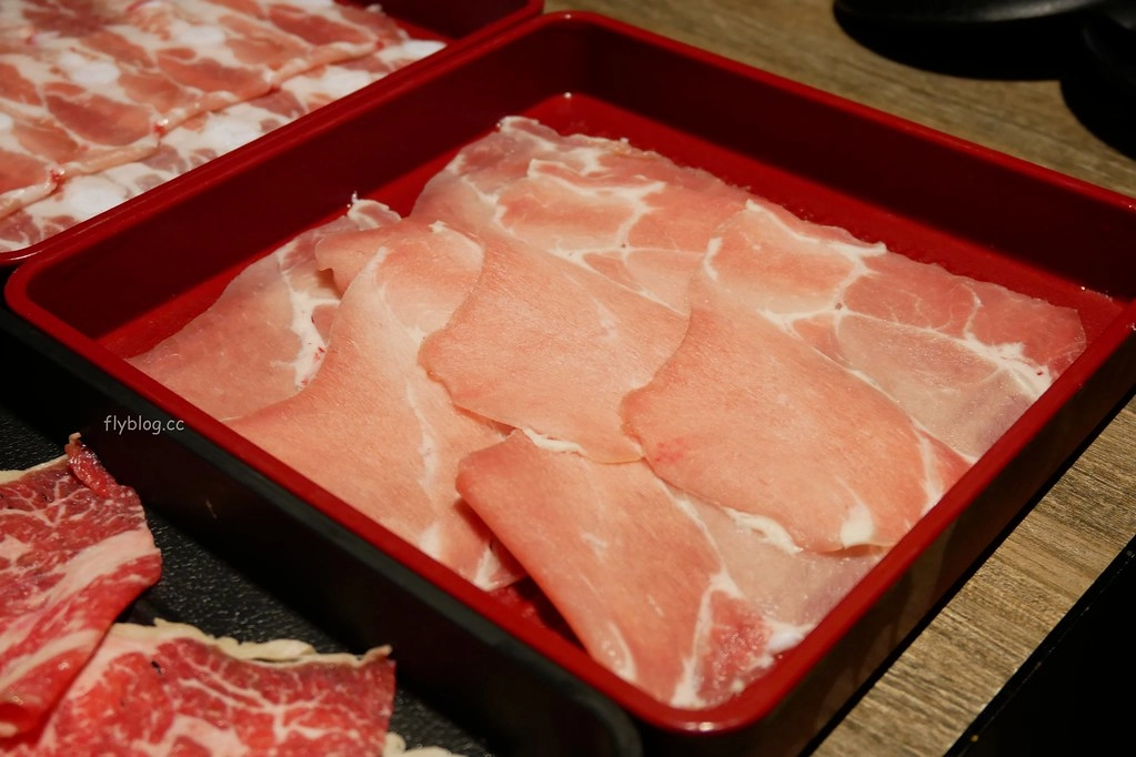 但馬屋涮涮鍋｜台中三井Outlet美食，日本黑毛和牛吃到飽在台第一間分店，日本百年歷史涮涮鍋、壽喜燒連鎖店 @飛天璇的口袋