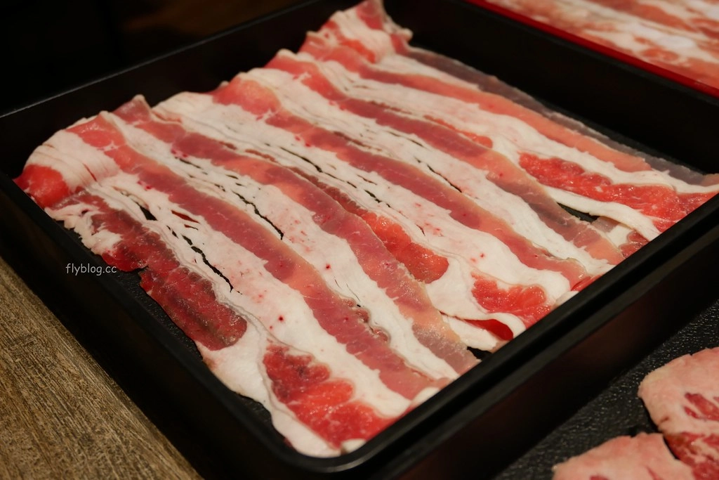 但馬屋涮涮鍋｜台中三井Outlet美食，日本黑毛和牛吃到飽在台第一間分店，日本百年歷史涮涮鍋、壽喜燒連鎖店 @飛天璇的口袋