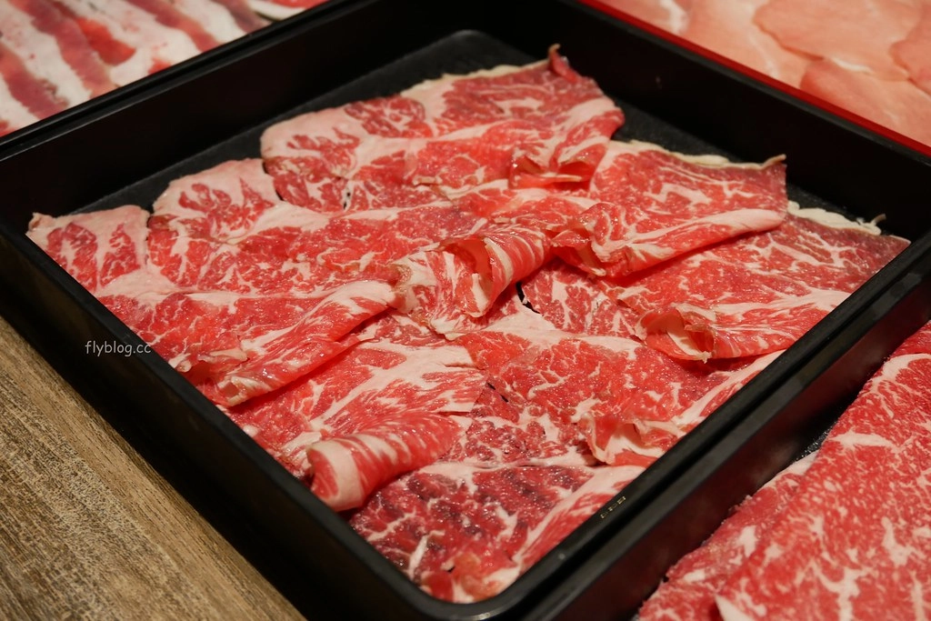 但馬屋涮涮鍋｜台中三井Outlet美食，日本黑毛和牛吃到飽在台第一間分店，日本百年歷史涮涮鍋、壽喜燒連鎖店 @飛天璇的口袋