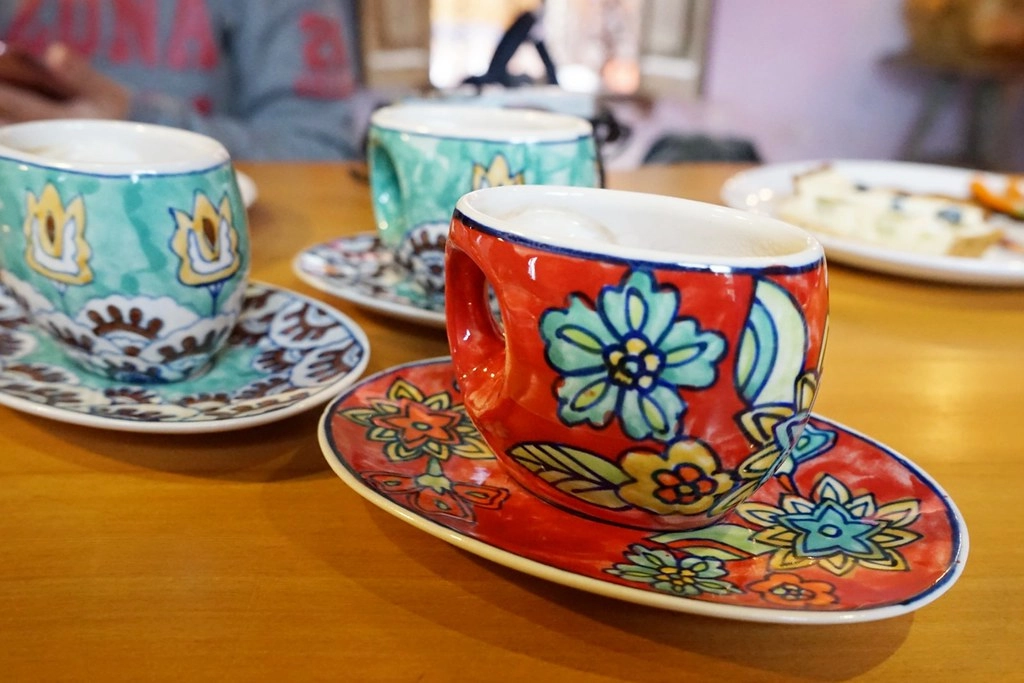 新竹香山｜Luau Pizza 柴寮披薩｜充滿異國風情的魔法小木屋，享受美食的同時又可以接觸大自然，新竹香山IG熱門打卡景點 @飛天璇的口袋